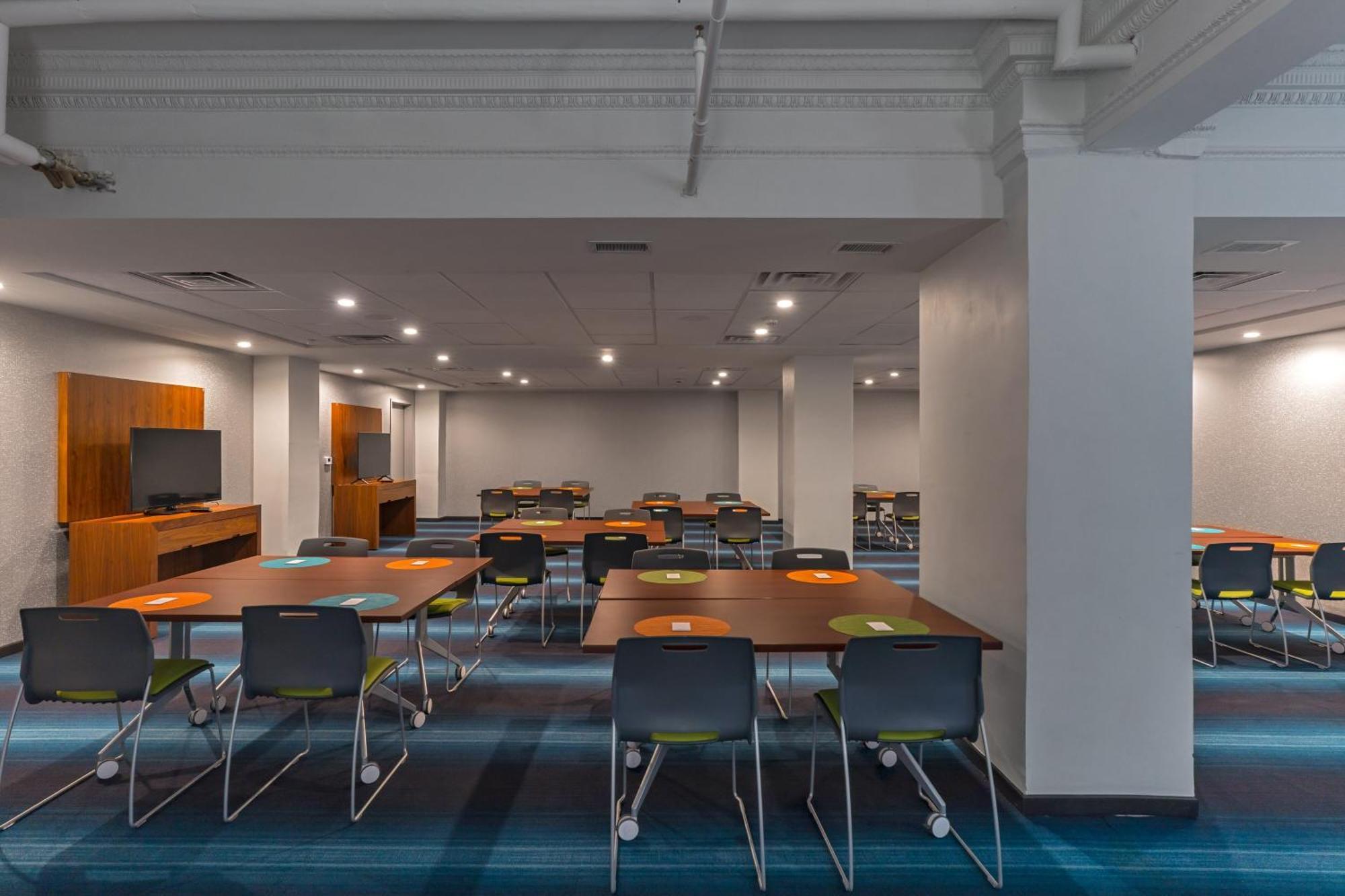 Отель Aloft Houston Downtown Экстерьер фото