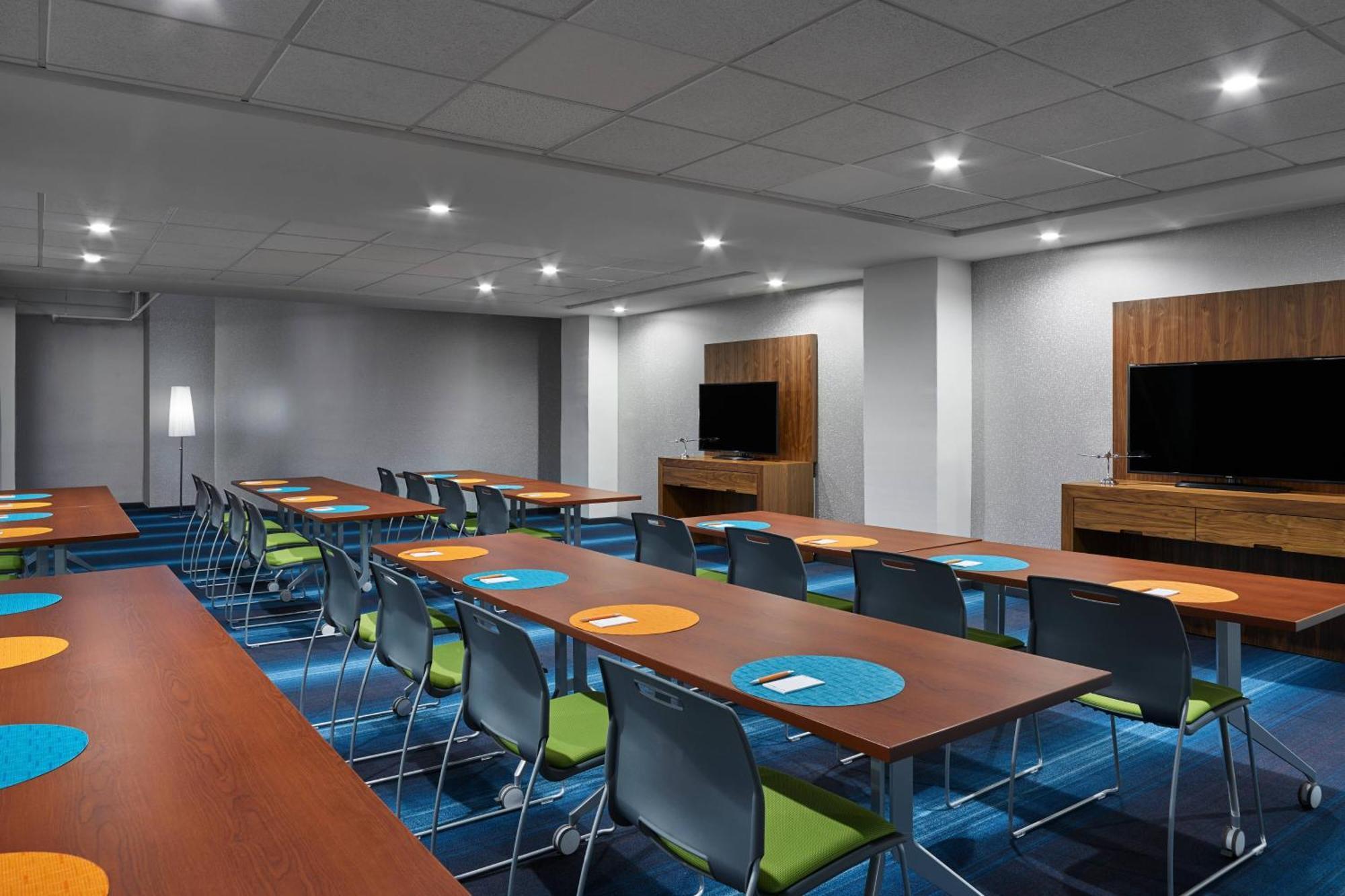 Отель Aloft Houston Downtown Экстерьер фото